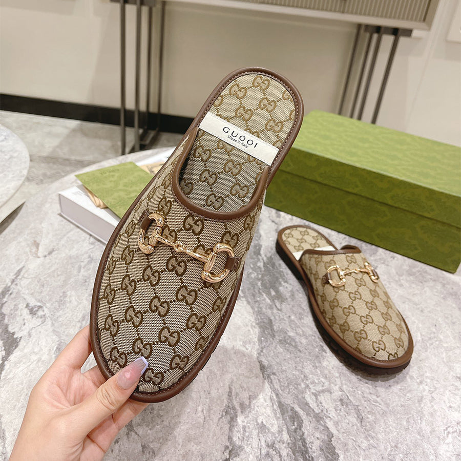 GC couple slippers-01