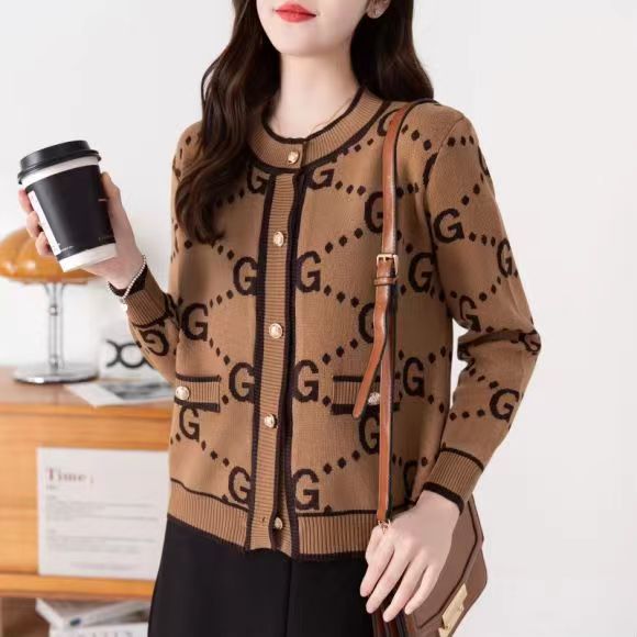 Jacquard Alphabet Knit Crew Neck Long Sleeve 1025090307