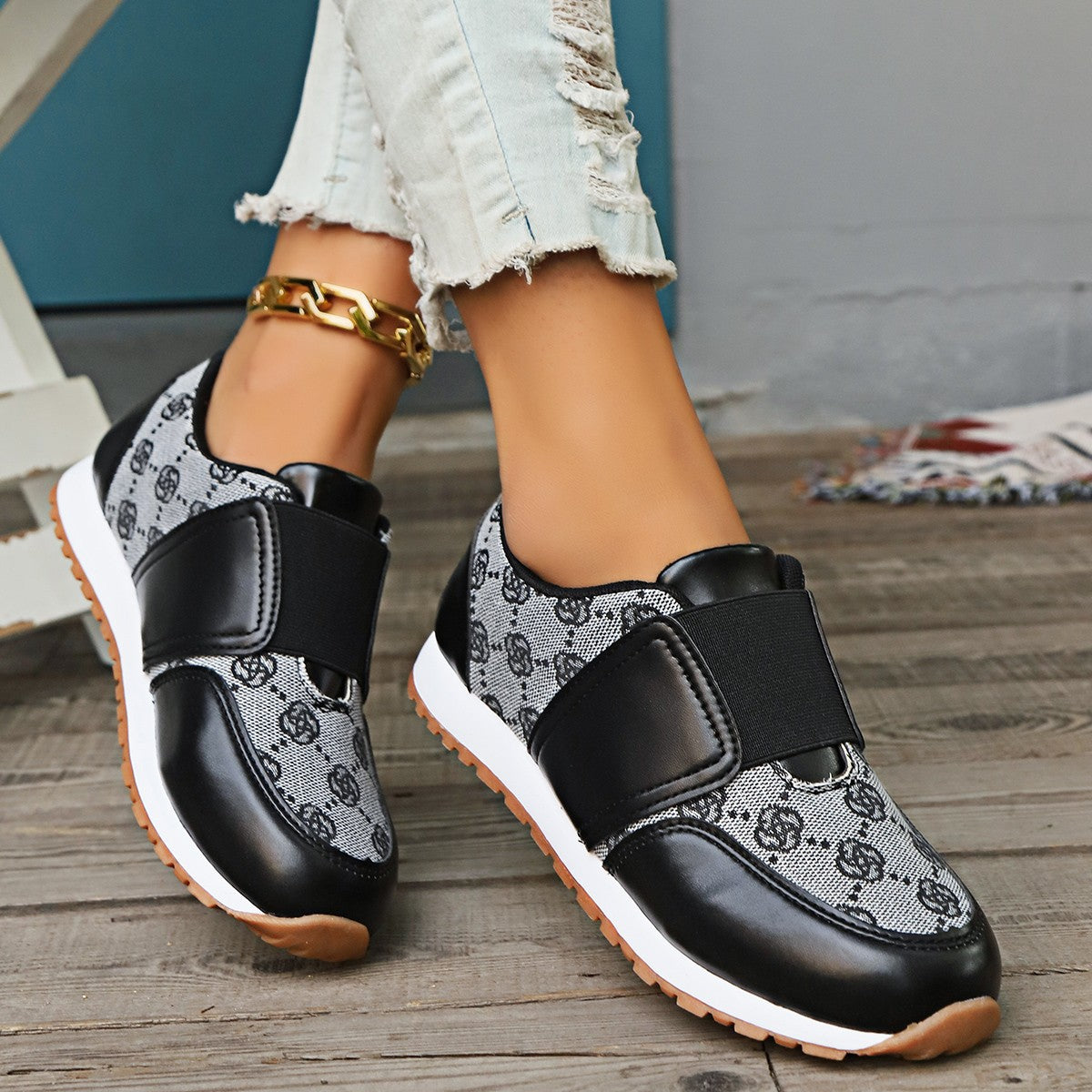 New Vintage Floral Round-Toe Sneakers 1025082909