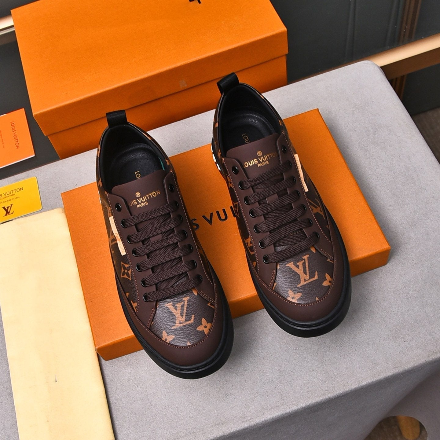 Classic Casual Sneakers 08231215LCJ01