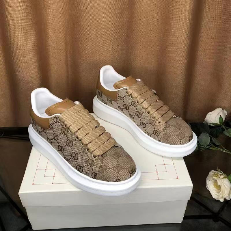 Embroidered white sneakers for couples, canvas shoes with thick soles 1025082501