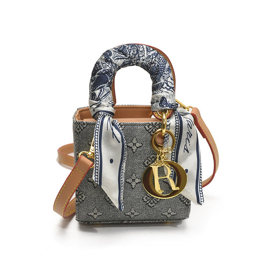 Stylish versatile shoulder bag 1025090510
