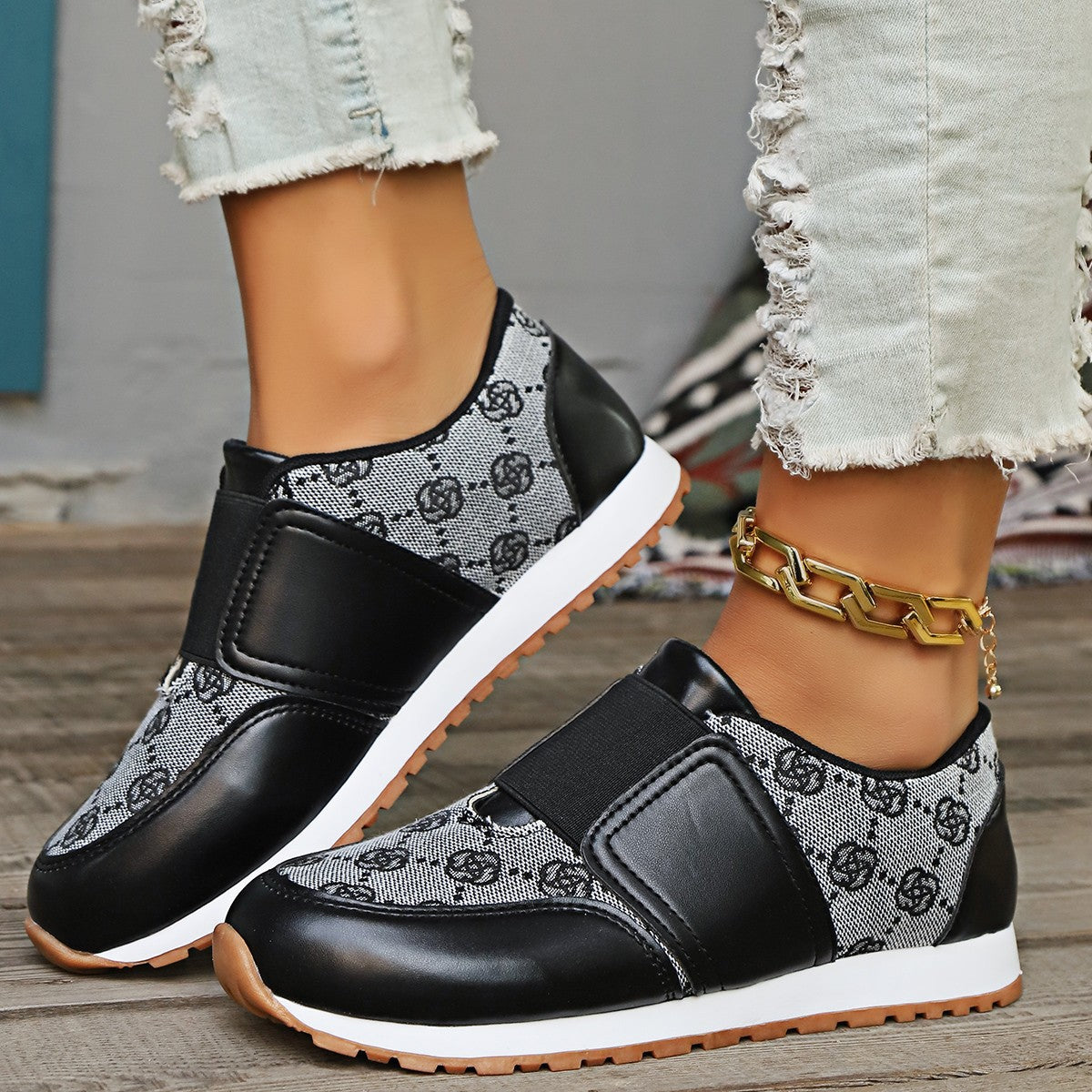 New Vintage Floral Round-Toe Sneakers 1025082909